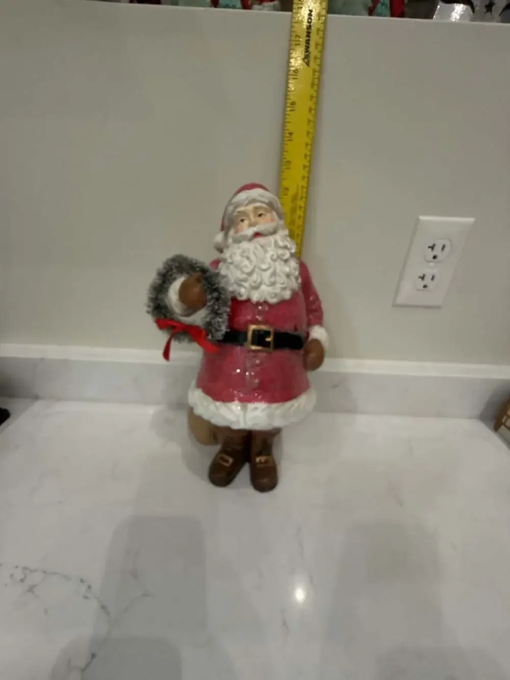 Hallmark Christmas Santa Claus Figurine Holding Wreath